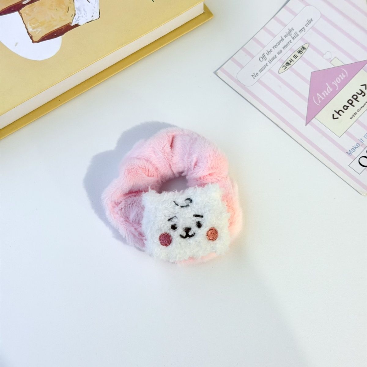 ربطة شعر على شكل دمية BT21 الك - مراجعة Anime Merchandise Wholesale وسعره